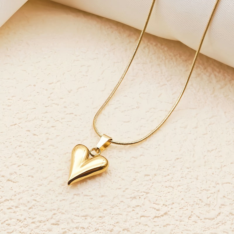 Elegant Sculpted Heart Necklace