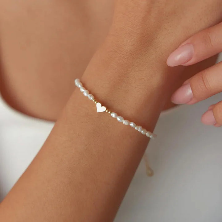Bracelet with Heart and Shell Pearls in 18kt Gold-Plated Stainless Steel