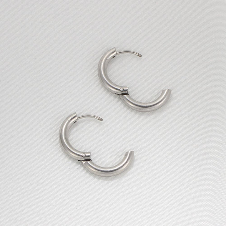 CLASSIC HOOP EARRINGS (PAIR)
