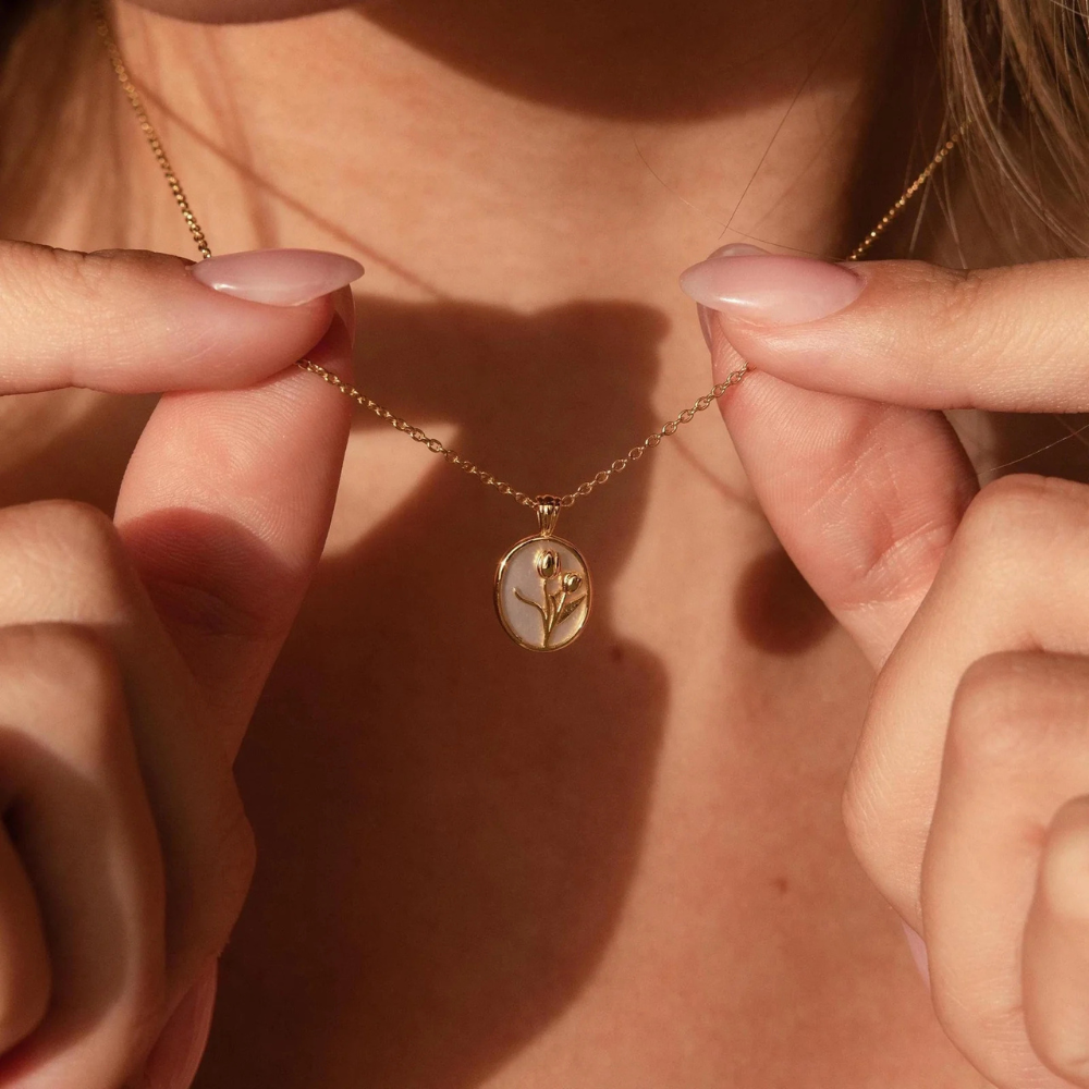 DELICATE TULIPS NECKLACE