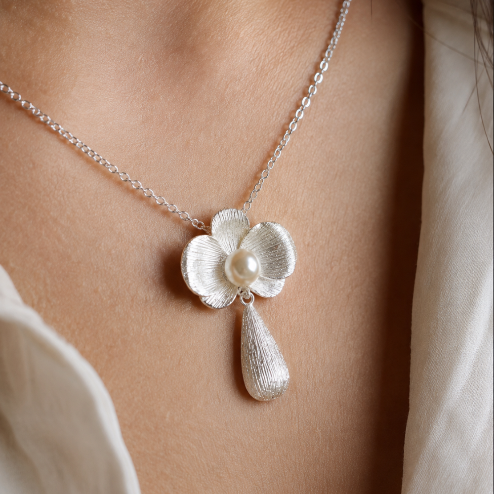 ORCHID PEARL NECKLACE