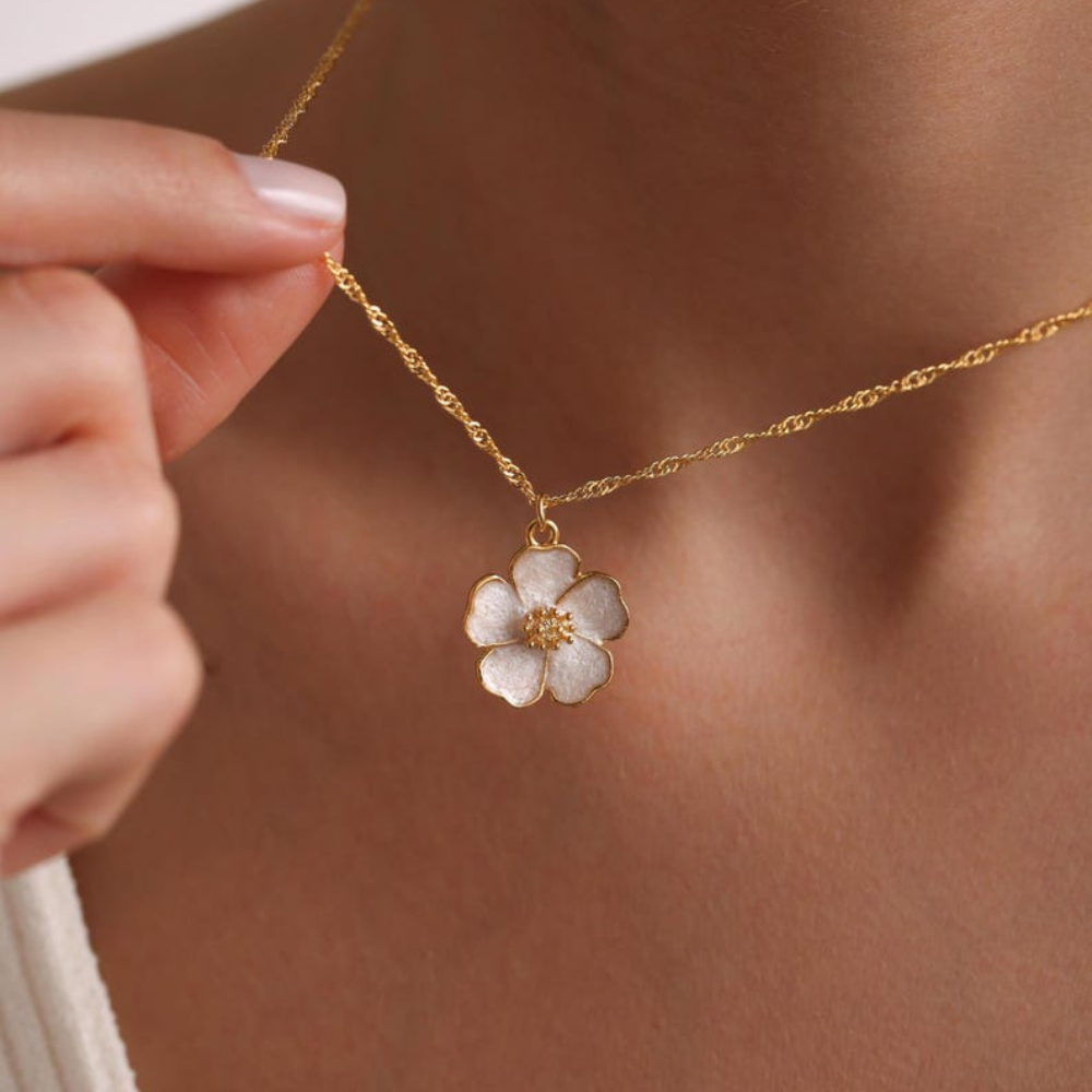 GOLD SAKURA FLOWER NECKLACE