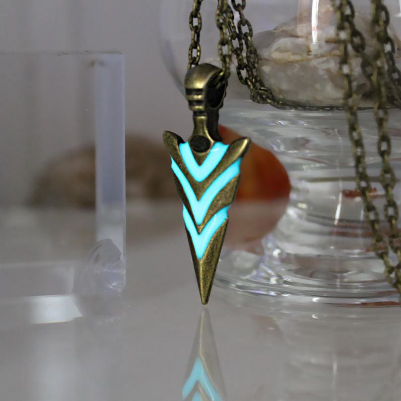 WorldNorse Glow In The Dark Arrowhead Necklace