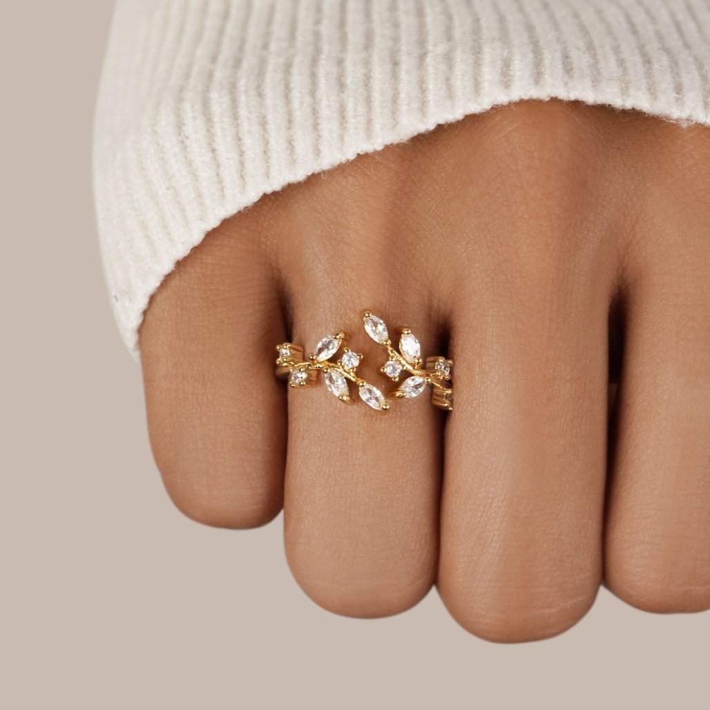 Crystal Ring Vine 18K Gold