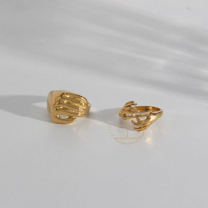 Embrace Ring – A Symbol of Love & Connection
