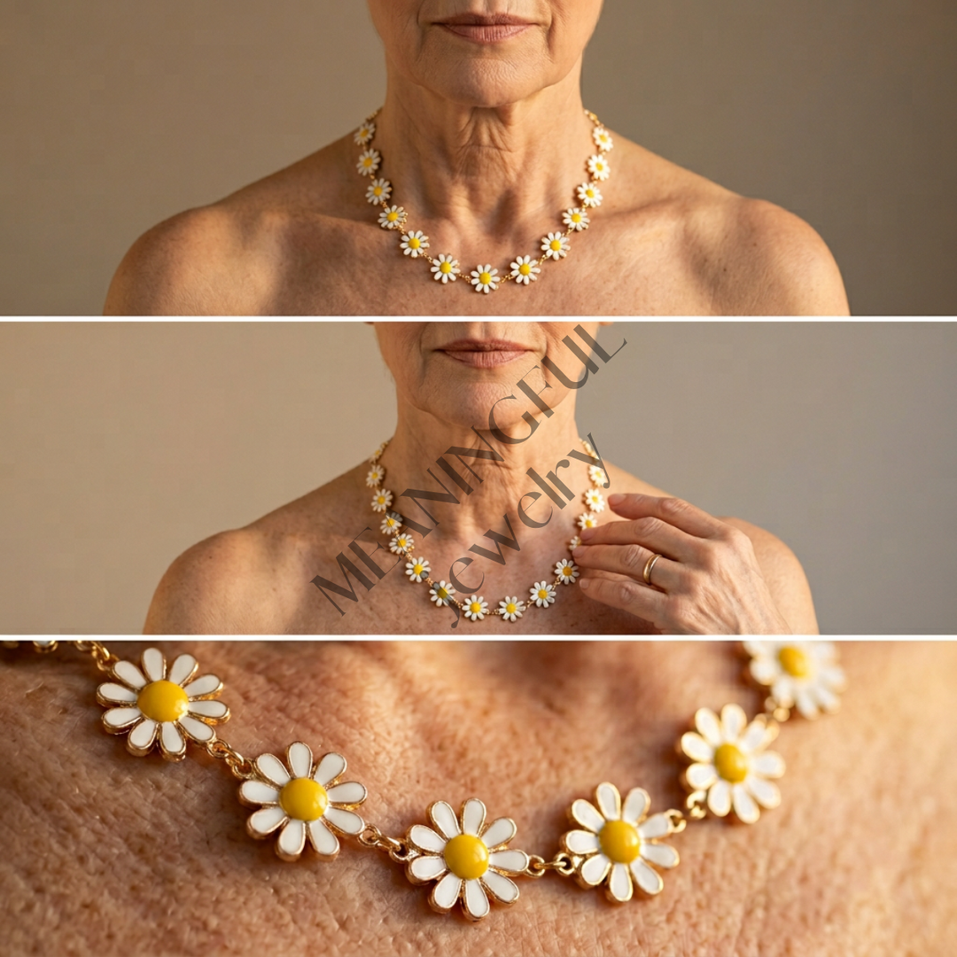 White Daisy Necklace