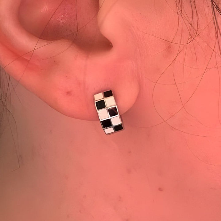 CHECKERED HOOPS (PAIR)