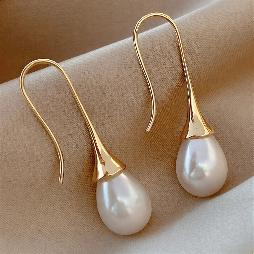 Classic Pearl Elegance Earrings
