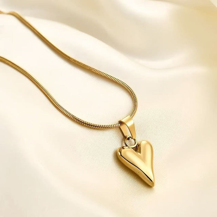 Elegant Sculpted Heart Necklace