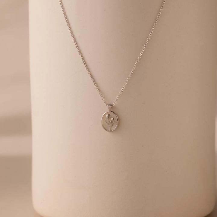 DELICATE TULIPS NECKLACE