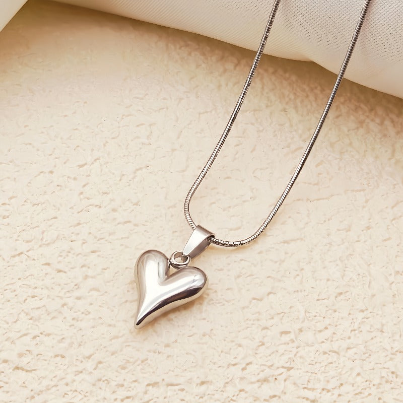 Elegant Sculpted Heart Necklace