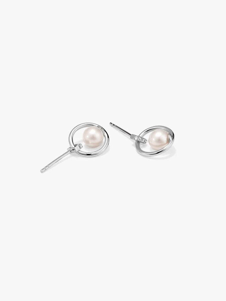 Circle Pearl Studs