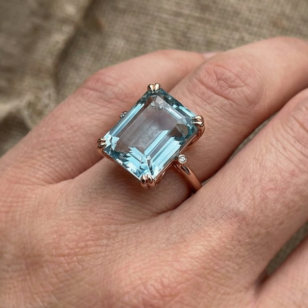 Vintage ring with blue zircon