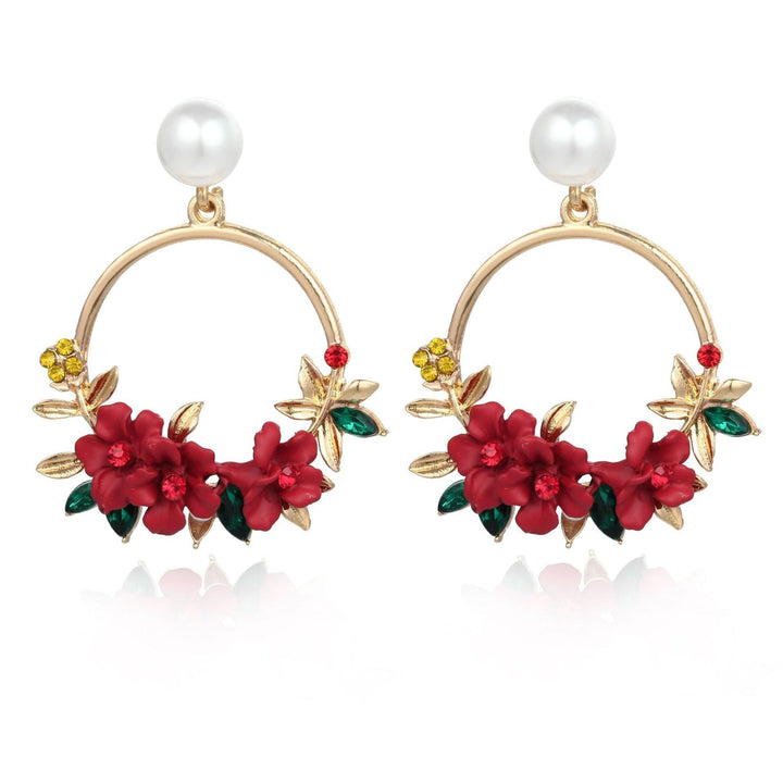 Elegant Gold Earrings with Flowers and Pearls
