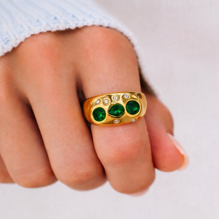 Gemstone Inlay Ring – 18K Gold Plated