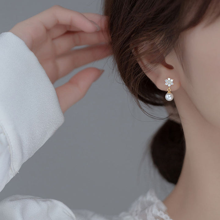 Flower Pearl Stud Earrings