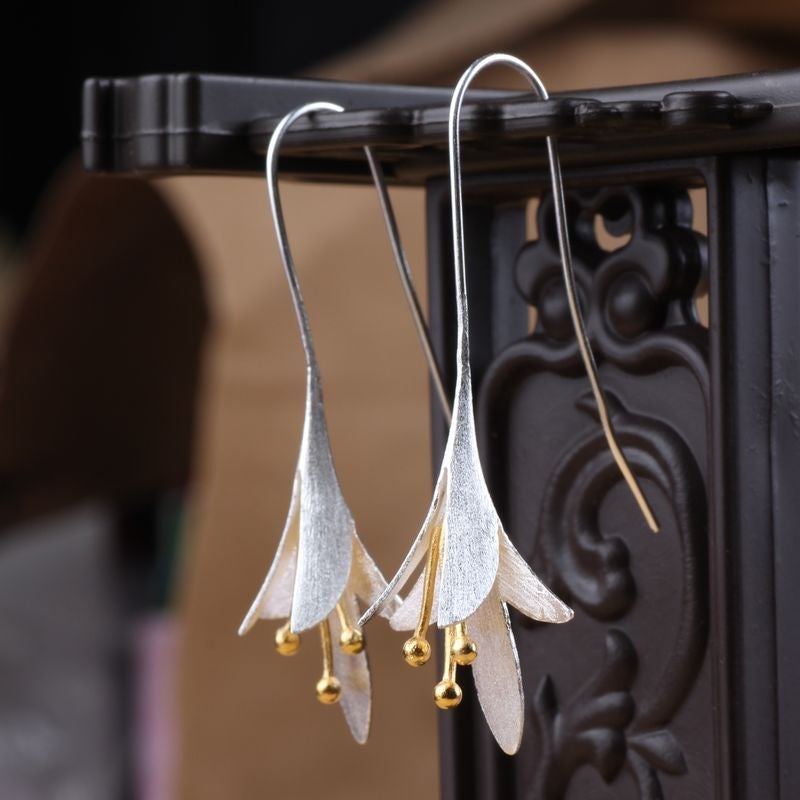 Silver Earrings Flower Pattern