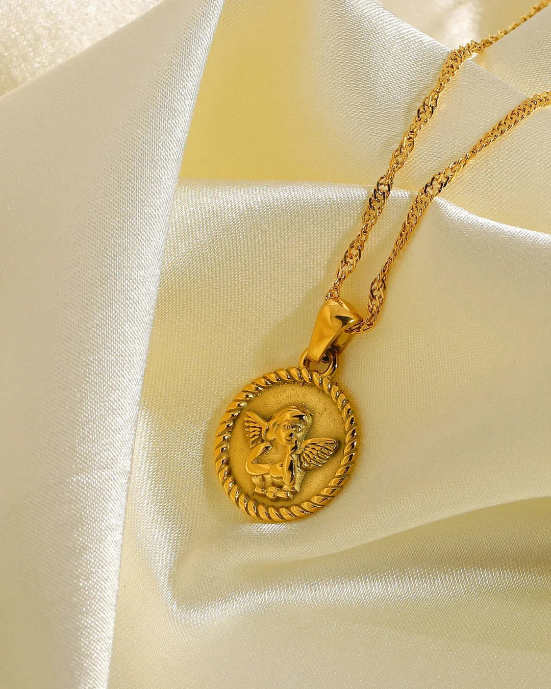 Necklace with Guardian Angel Medal (18-carat gold plated)