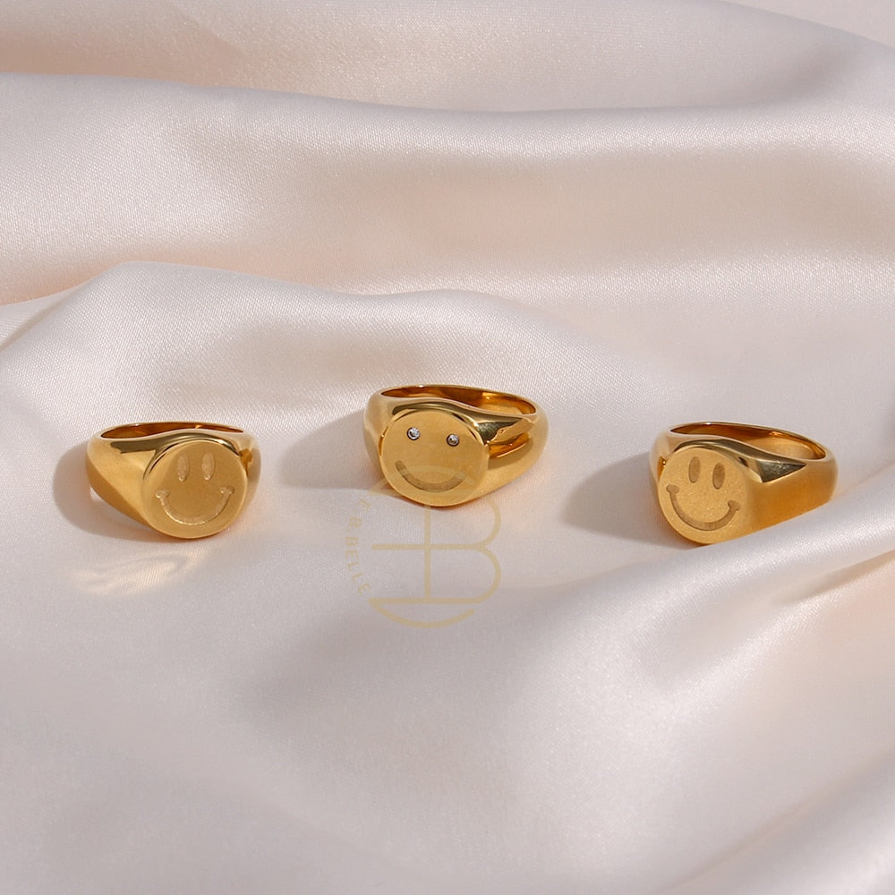 Smiley Sparkle Ring - 18k Gold