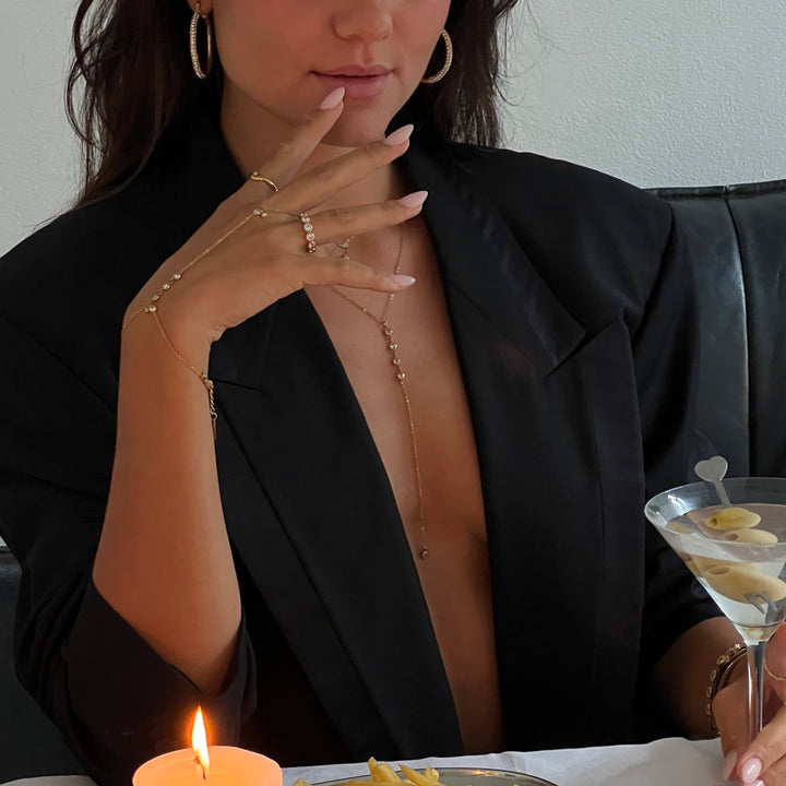 SHIMMER. Hand chain