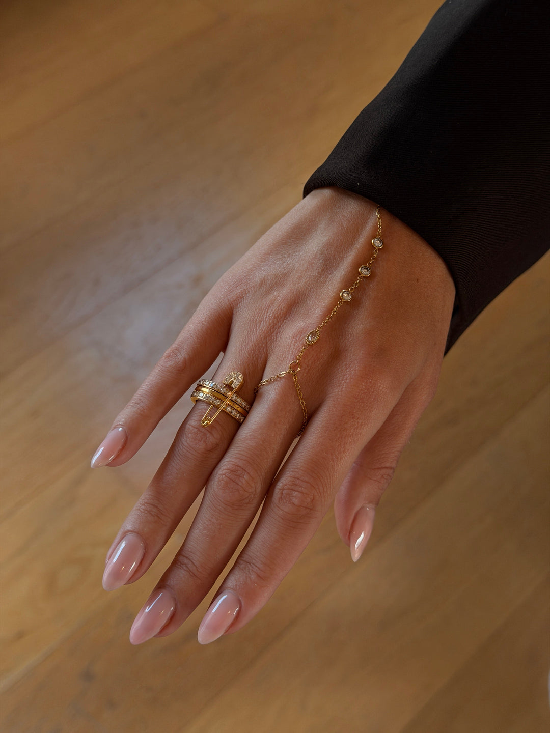 HALO. Hand chain