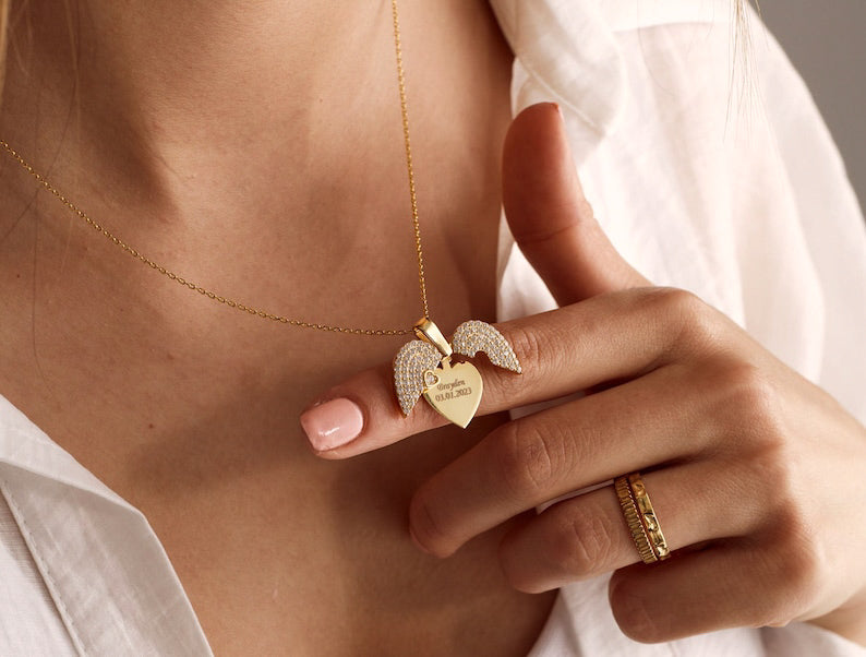 MEMORY - Personalized Opening Heart Necklace