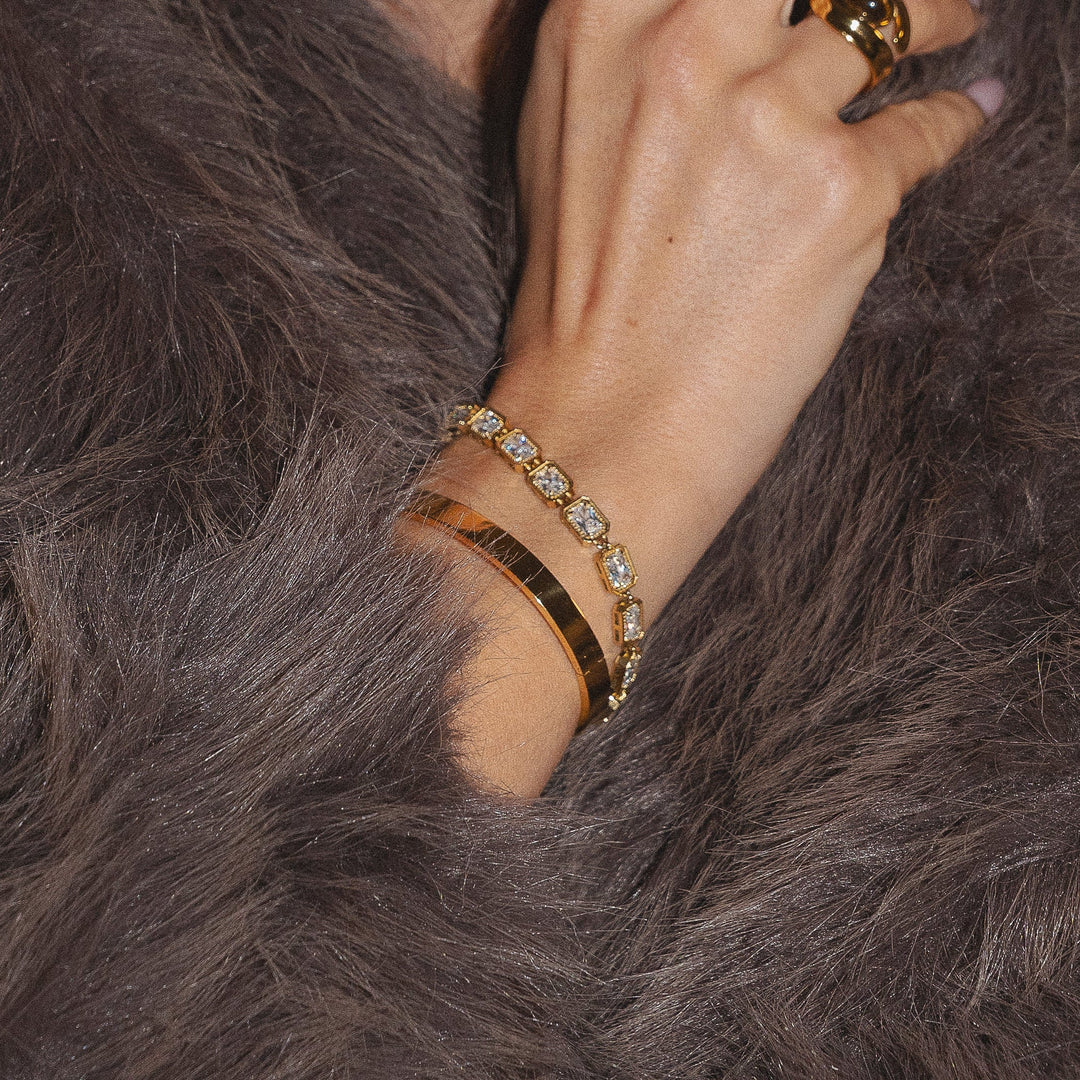 Luna | Delicate Circle Link Bracelet