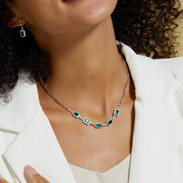 Emeris Necklace