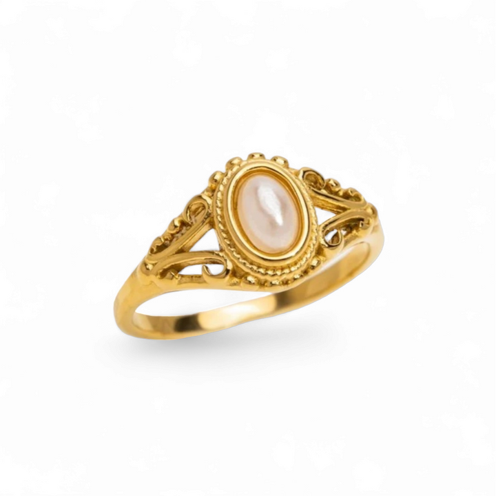 Vintage pearl ring in 14 karat gold-plated stainless steel