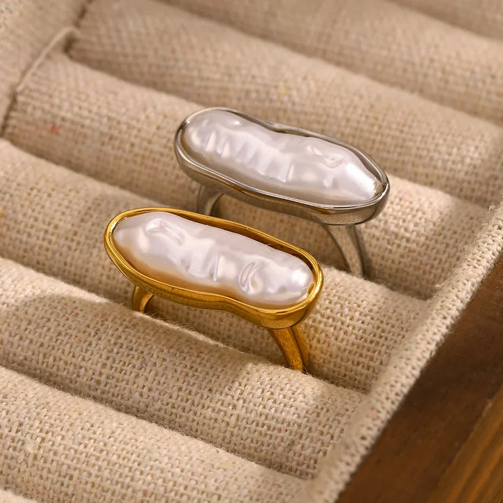 Unique Geometric Rings