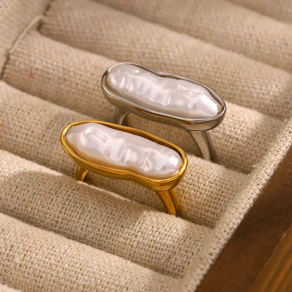 Unique Geometric Rings