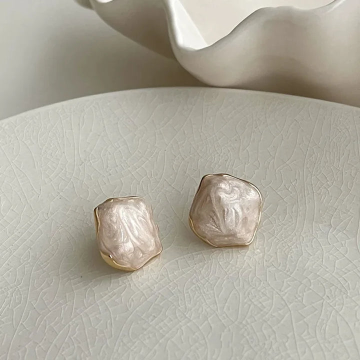 Elowra Molten Resin Studs