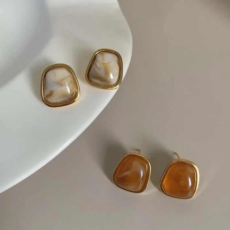 Elowra Molten Resin Studs
