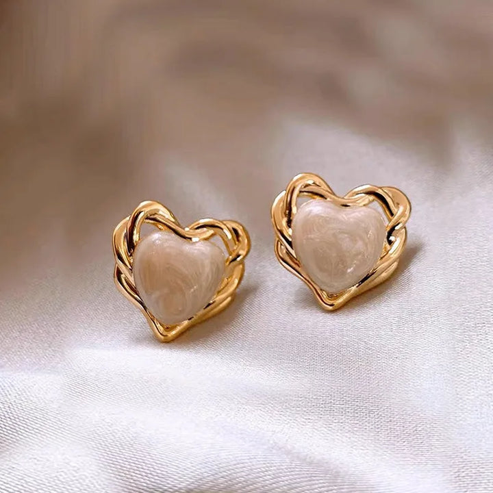 Elowra Molten Resin Studs