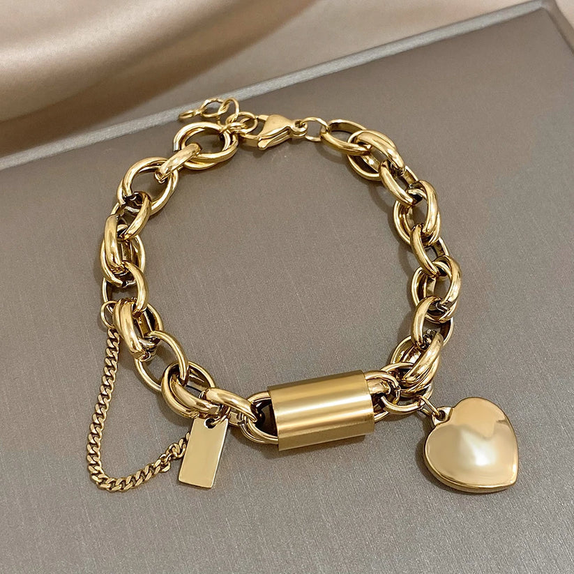 Heritage Elongated Link Heart Bracelet