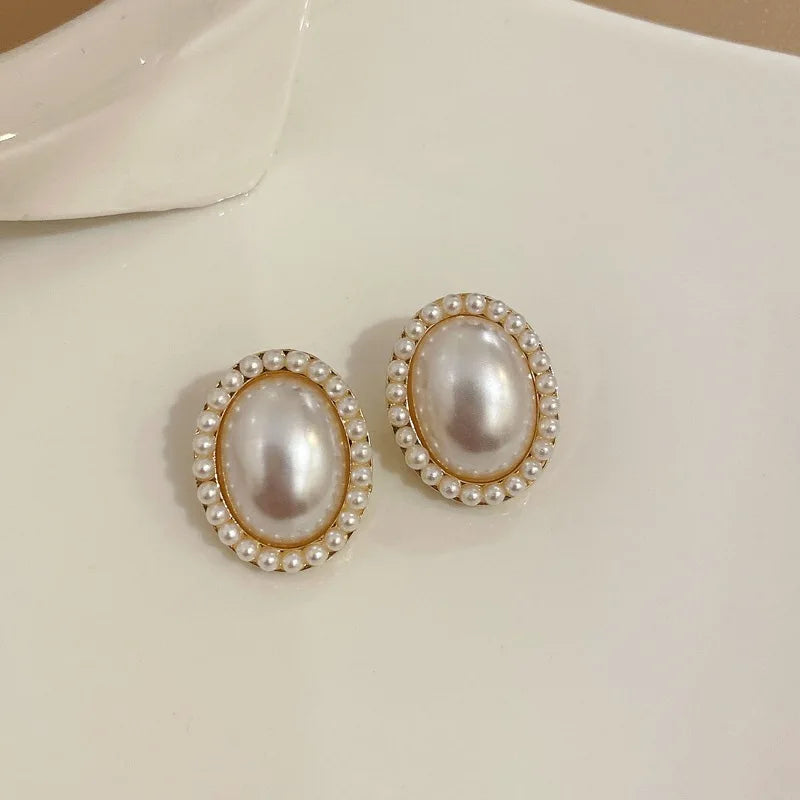 Elowra Molten Resin Studs