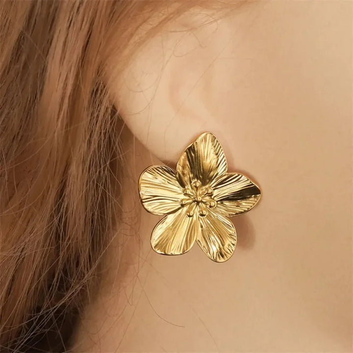 Calmira Luxe Floral Gold Stud Earrings