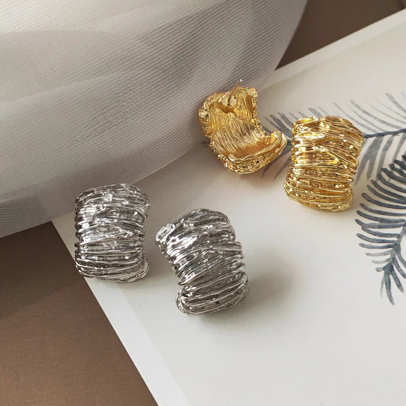 Noelle Ripple Curve Earrings