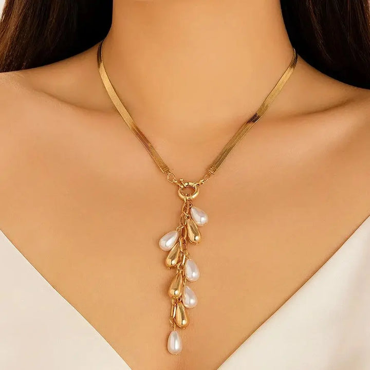 Teardrop Pearls Necklace