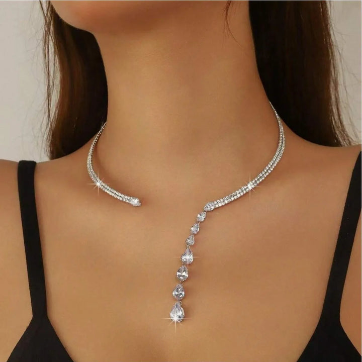 Fashionable irregular sparkling rhinestone zircon necklace