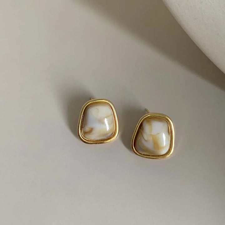 Elowra Molten Resin Studs