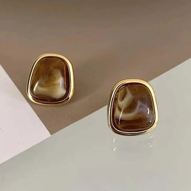 Elowra Molten Resin Studs