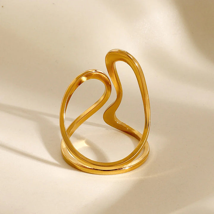Luma Soft Curve Ring