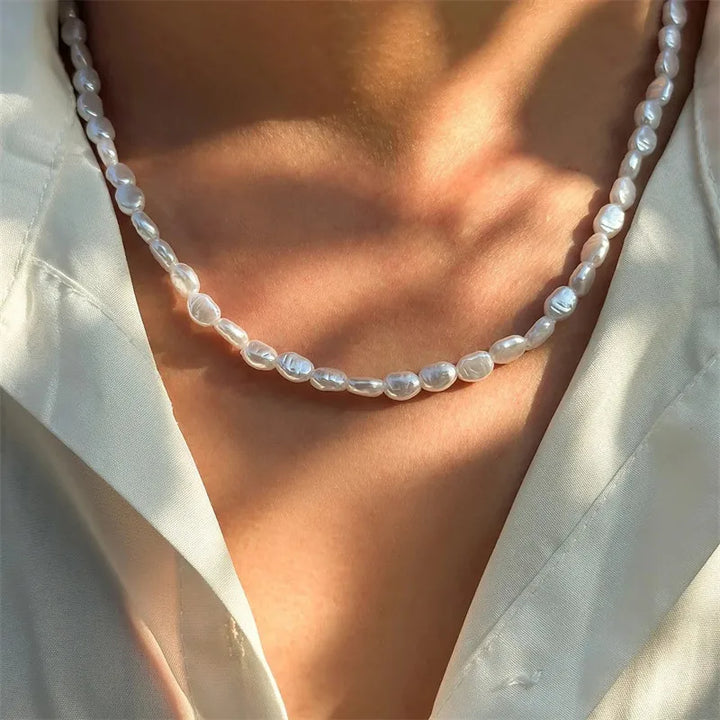 Aveline Elegant Pearl Strand