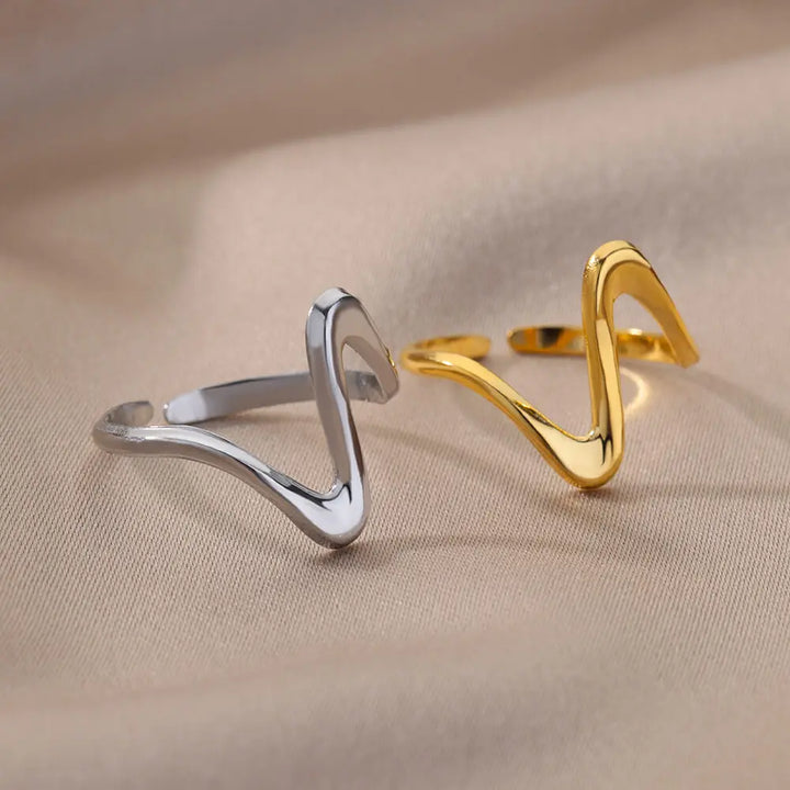 Serenita Sleek Contour Gold Ring