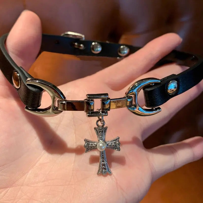 Belladonna Choker