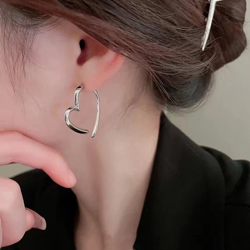 Kaelis Sleek Love Earrings
