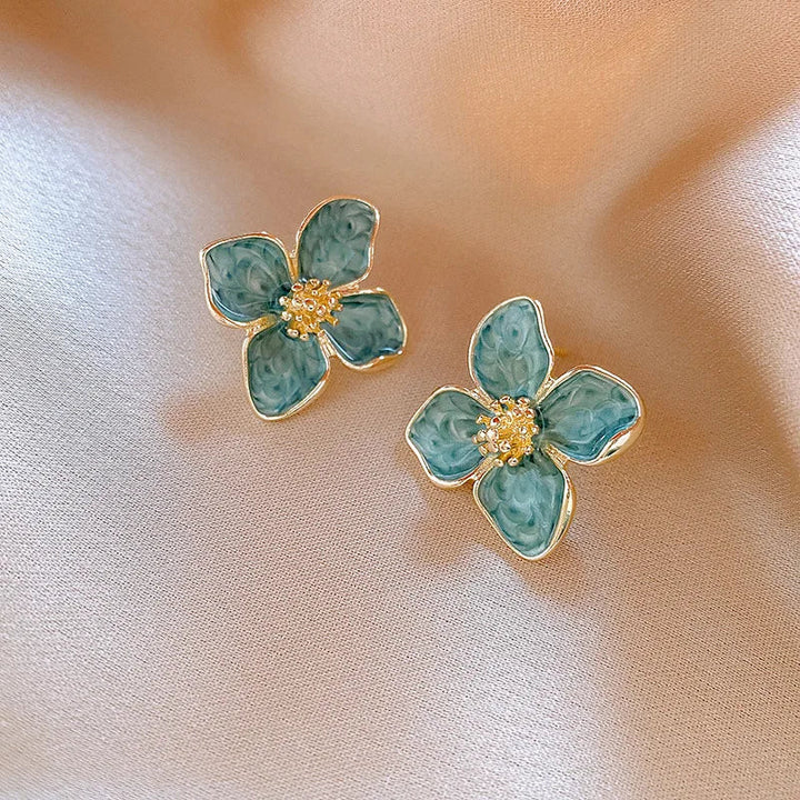 Ismera Blooming Petal Stud Earrings