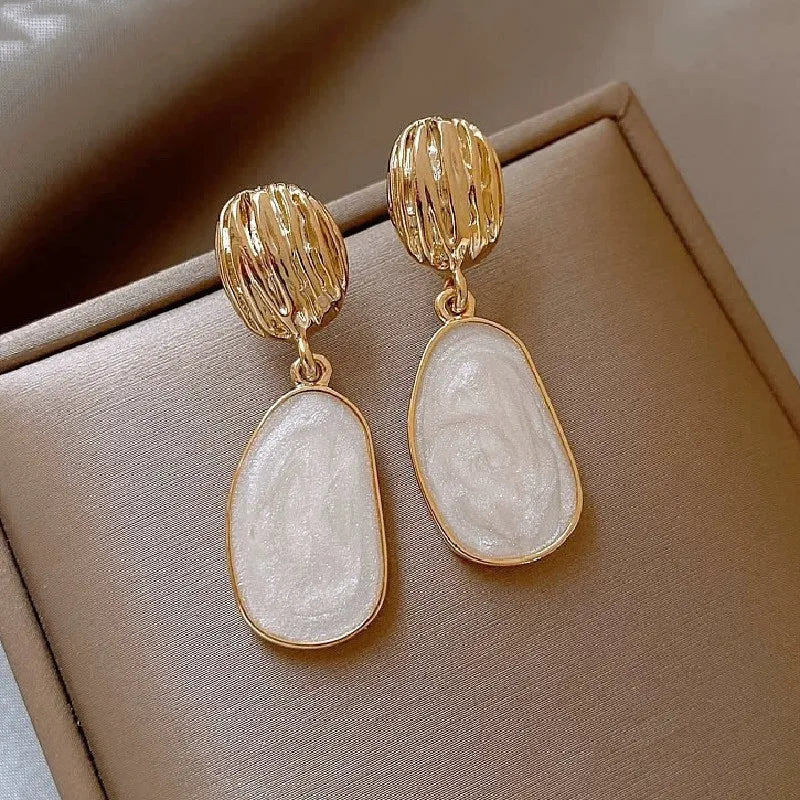 Daphne Coastal Ivory Earrings