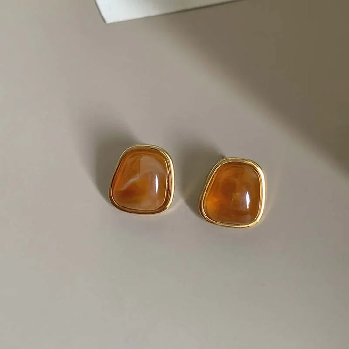 Elowra Molten Resin Studs